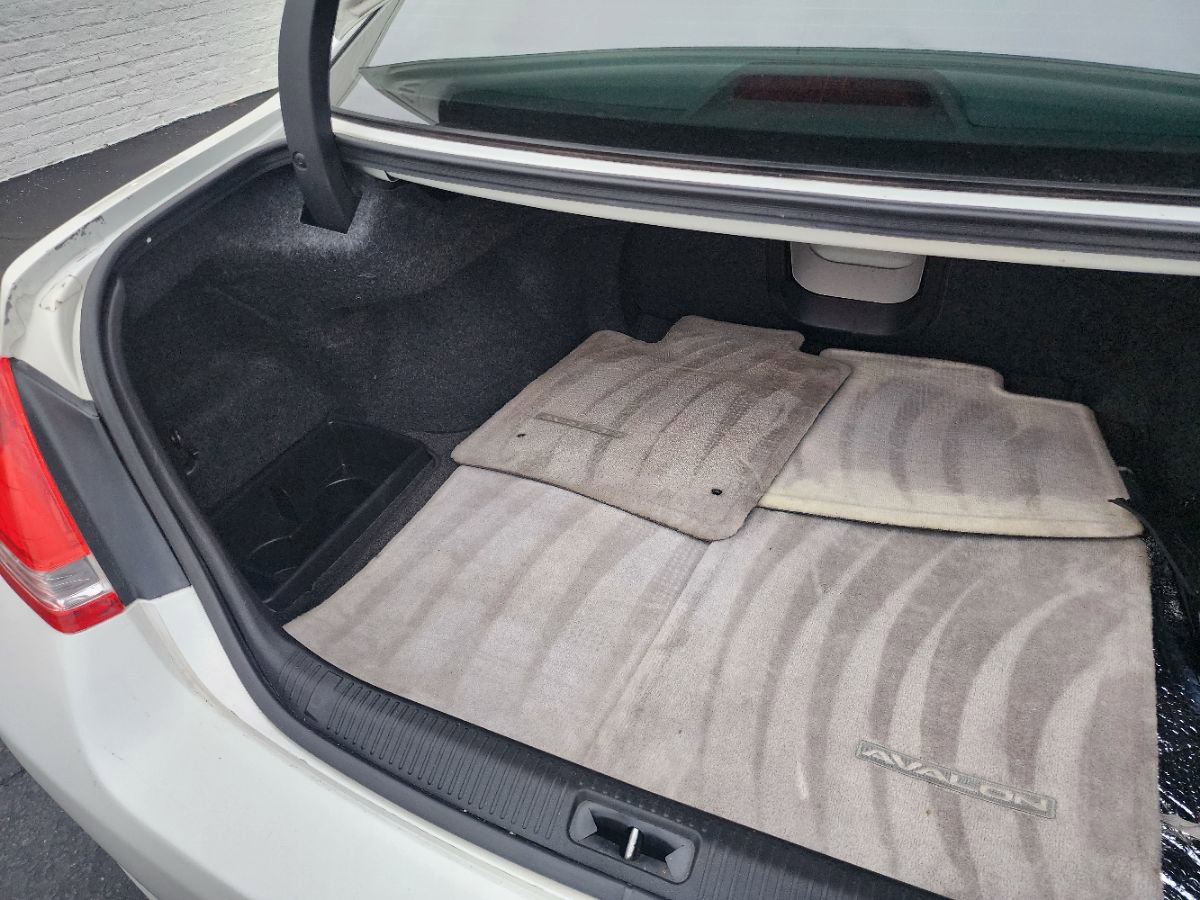 Used 2006 Toyota Avalon XLS image 12