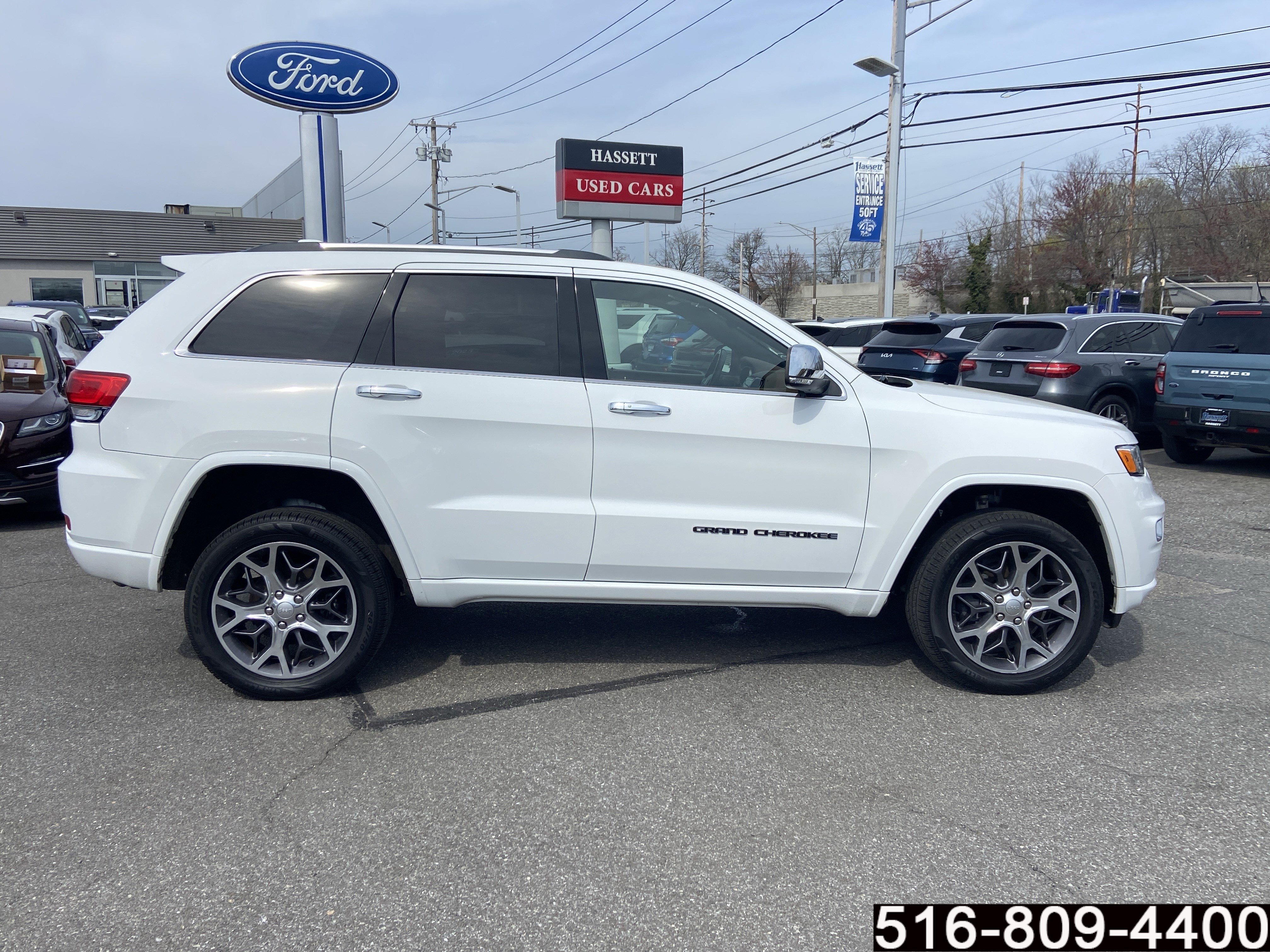Used 2020 Jeep Grand Cherokee Overland AWD/4WD image 4