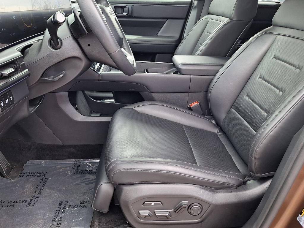 Used 2024 Hyundai Santa Fe Calligraphy image 11