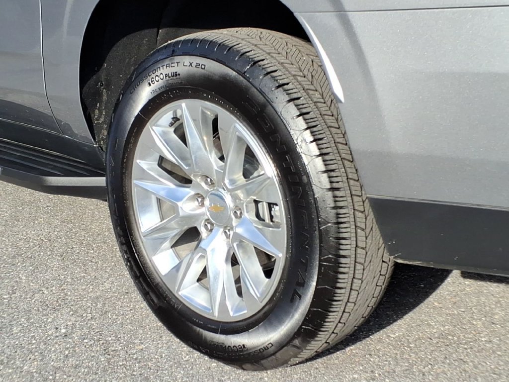 Certified 2025 Chevrolet Suburban Premier AWD/4WD image 8