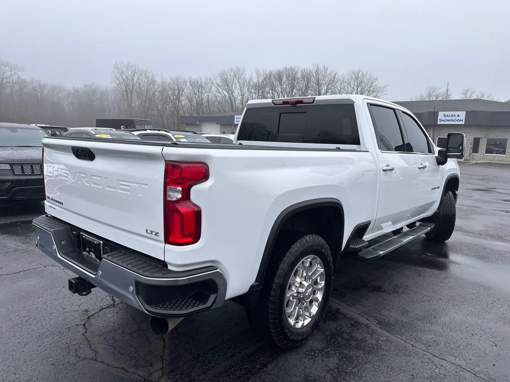Used 2024 Chevrolet Silverado 3500 LTZ w/ LTZ Premium Package image 3
