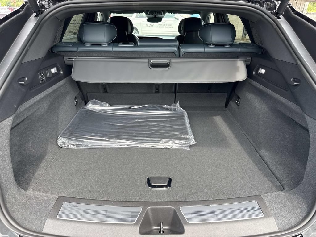 New 2026 Cadillac Lyriq Signature Luxury w/ Nappa Leather Package RWD image 11