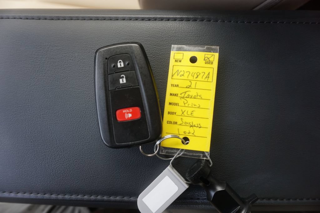 Certified 2021 Toyota Prius XLE AWD/4WD image 29