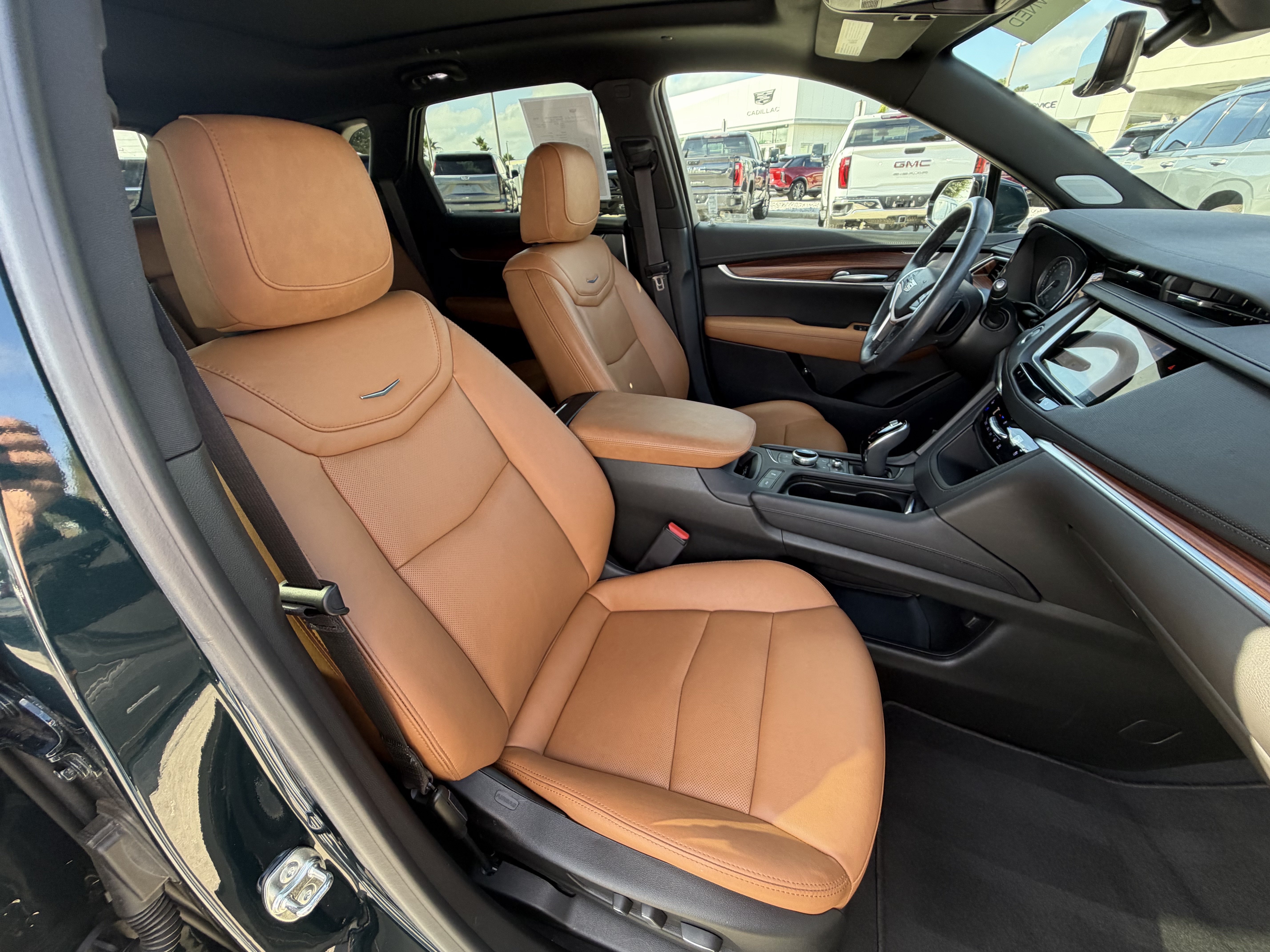 Certified 2024 Cadillac XT5 Premium Luxury w/ Technology Package FWD image 19