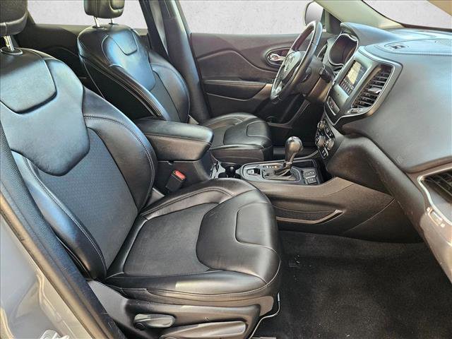 Used 2019 Jeep Cherokee Latitude Plus image 19