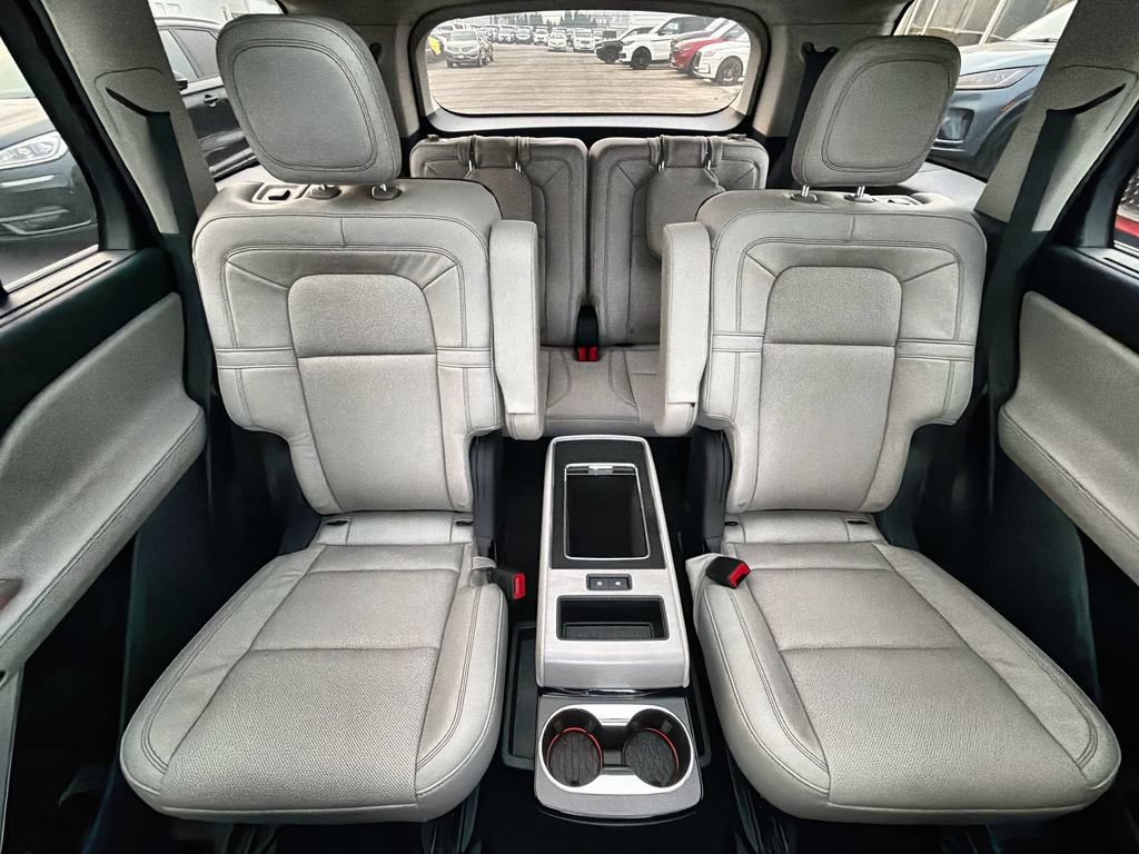 Certified 2025 Lincoln Aviator Reserve w/ Equipment Group 201A AWD/4WD image 26