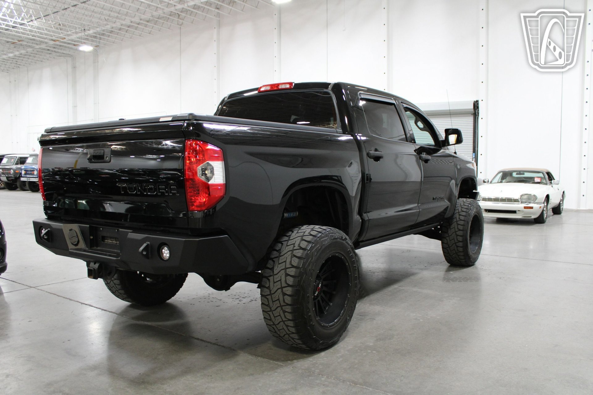 Used 2014 Toyota Tundra SR5 w/ TRD Off Road Package AWD/4WD image 18