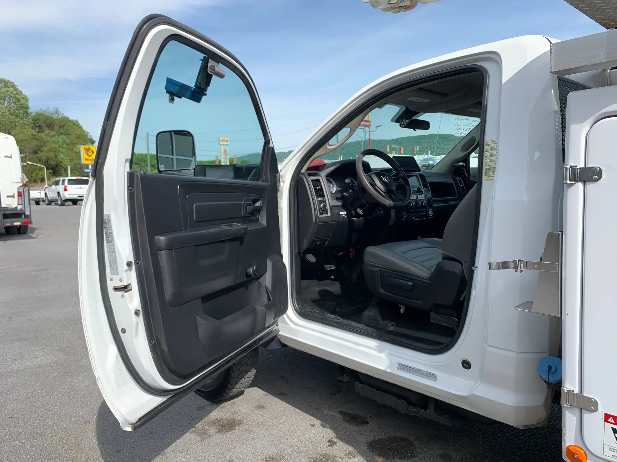 Used 2016 RAM 5500 Tradesman AWD/4WD image 5