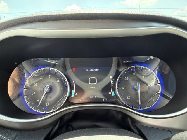 Used 2023 Chrysler Pacifica Touring-L AWD/4WD image 22