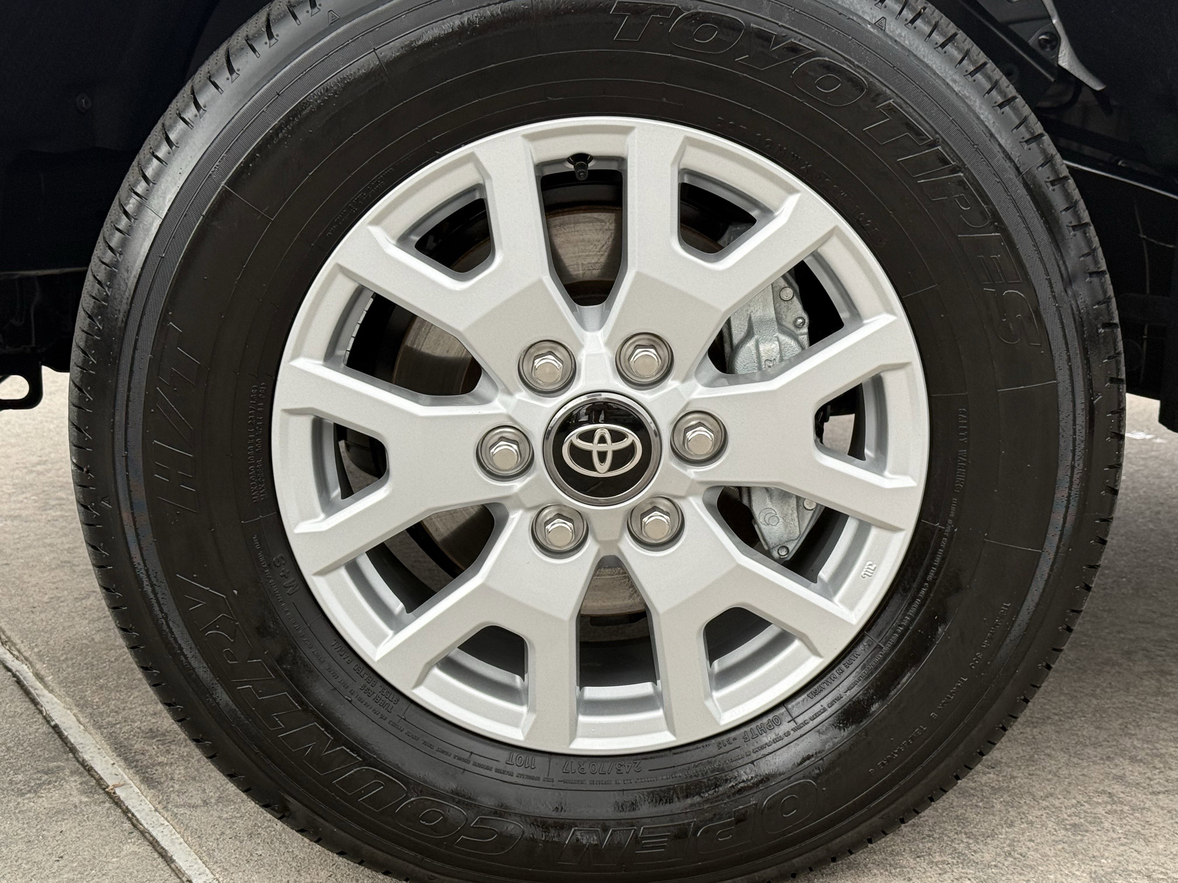 Used 2025 Toyota Tacoma SR5 image 12