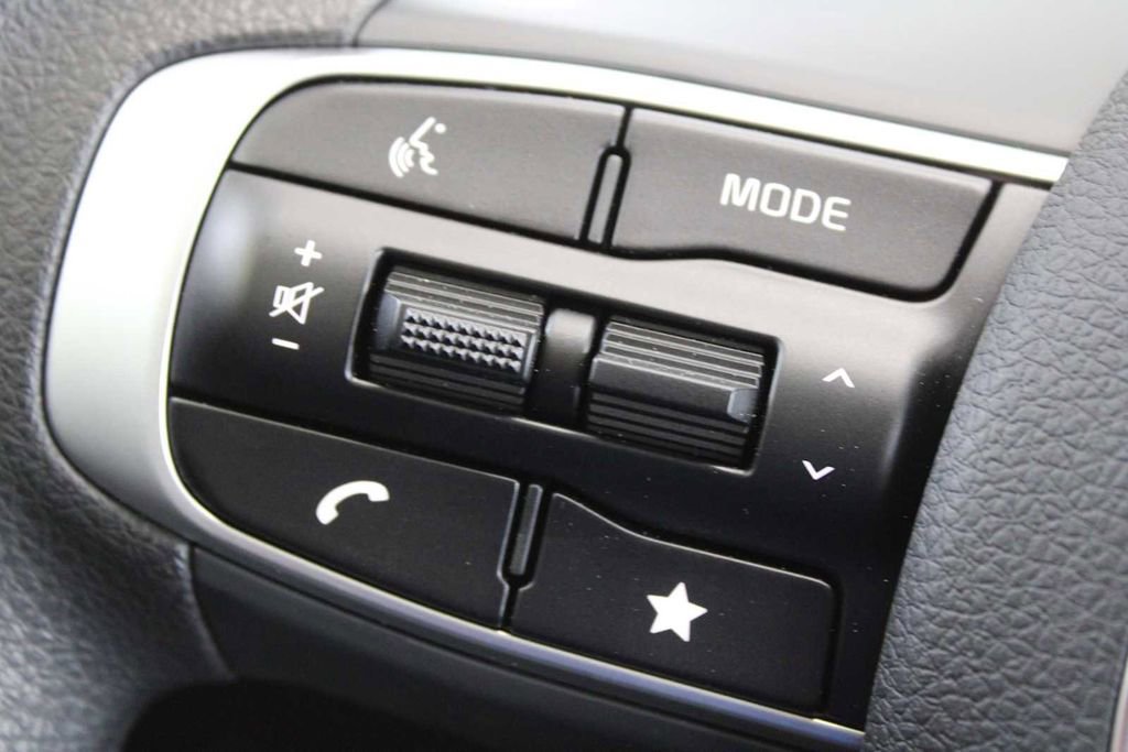 New 2025 Kia K5 LXS image 23