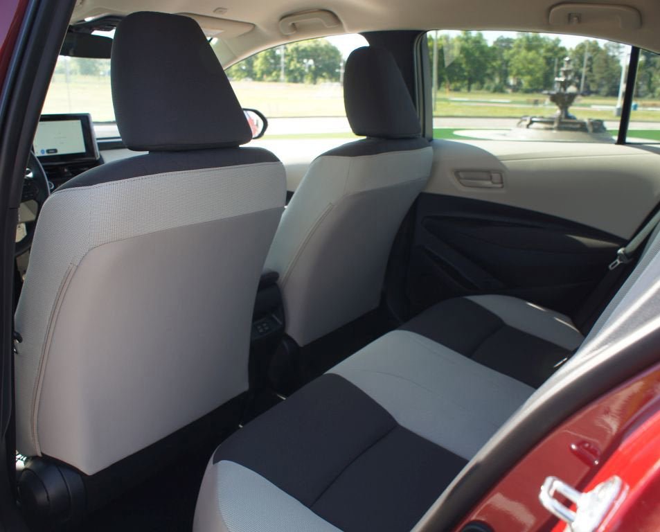 Used 2025 Toyota Corolla LE image 13
