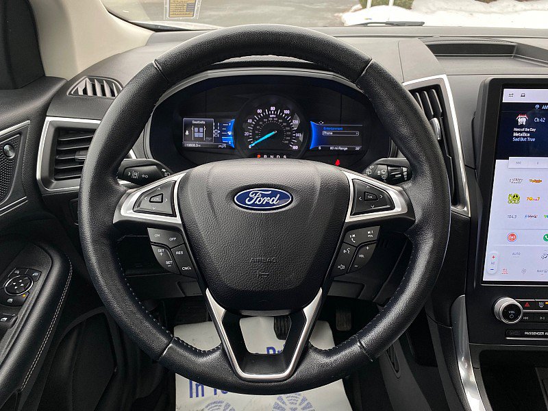 Certified 2022 Ford Edge Titanium w/ Cargo Accessory Package image 18