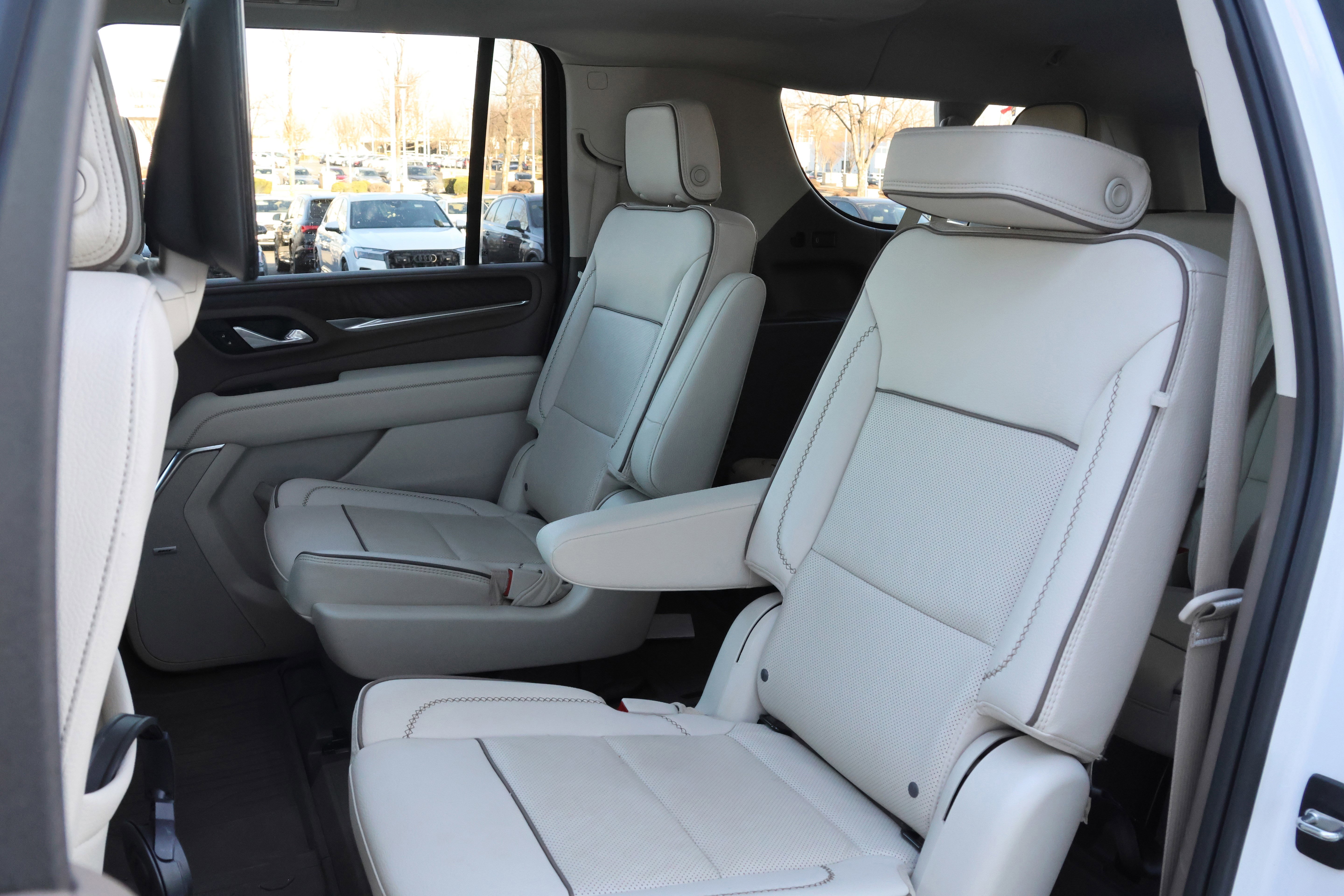 Used 2024 GMC Yukon XL Denali w/ Denali Reserve Package image 36