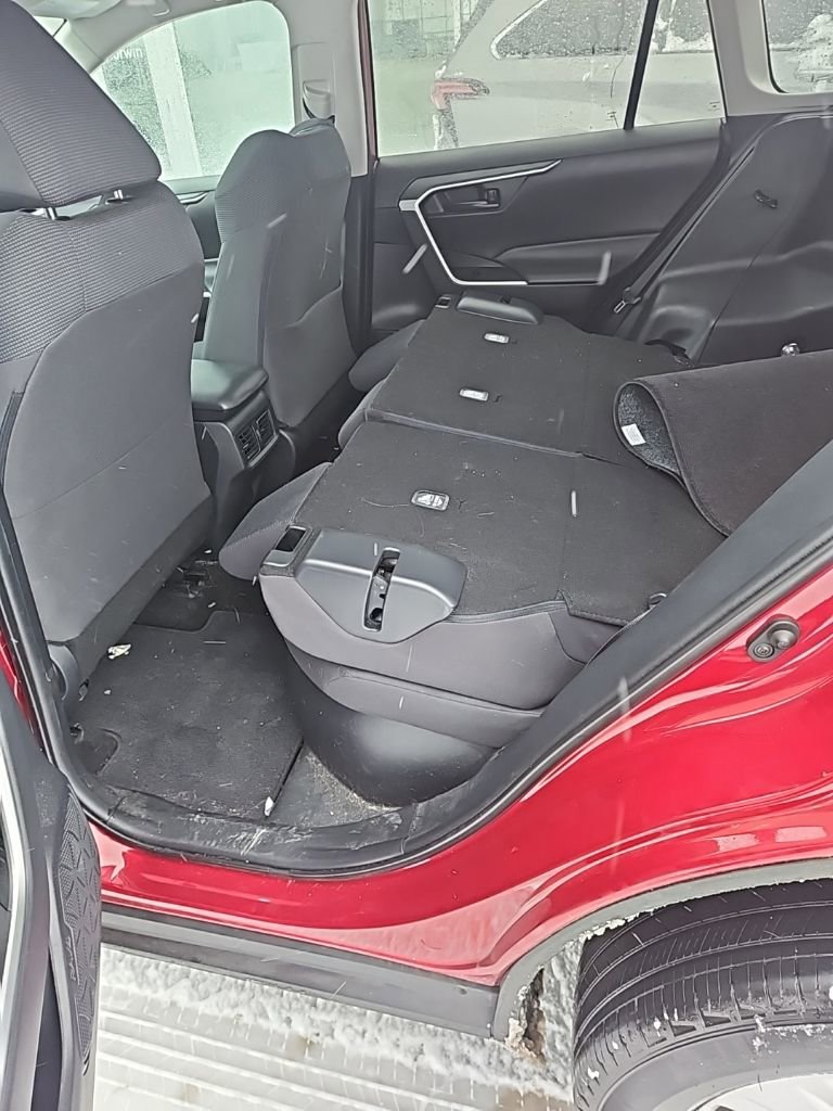 Used 2020 Toyota RAV4 LE w/ Carpet Mat Package image 10