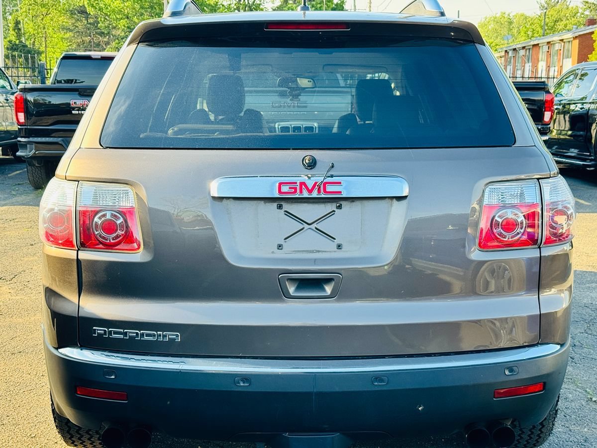Used 2008 GMC Acadia SLT w/ Convenience Package FWD image 4