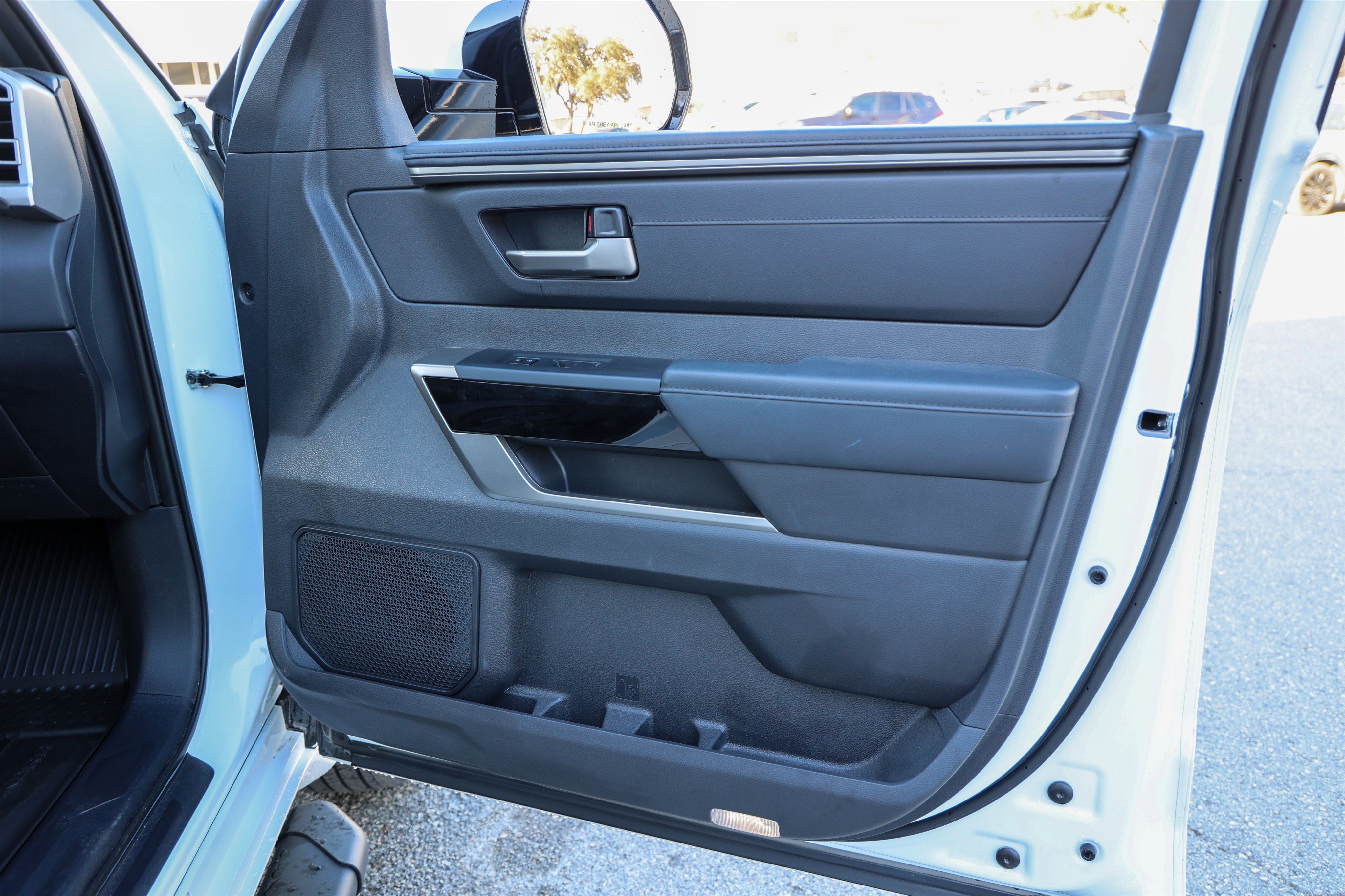 Used 2025 Toyota Tundra Limited image 44