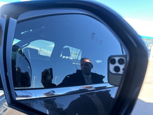 Used 2024 Ford Expedition Limited image 12