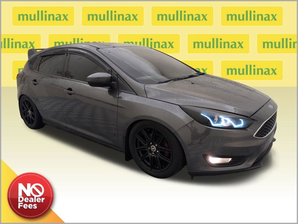 Used 2018 Ford Focus SEL w/ Cold Weather Package FWD image 1