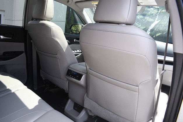Used 2019 Toyota Highlander XLE w/ Carpet Mat Package (TMS) AWD/4WD image 28