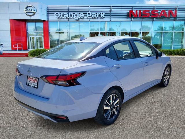 Used 2025 Nissan Versa SV image 2
