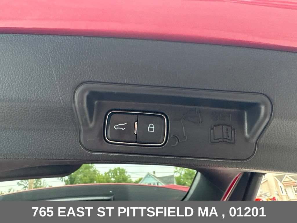 Used 2021 Ford Explorer XLT w/ Equipment Group 202A AWD/4WD image 15