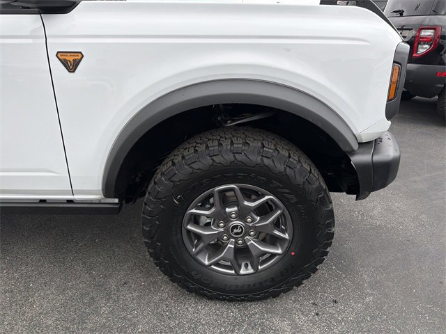 New 2025 Ford Bronco Badlands image 2