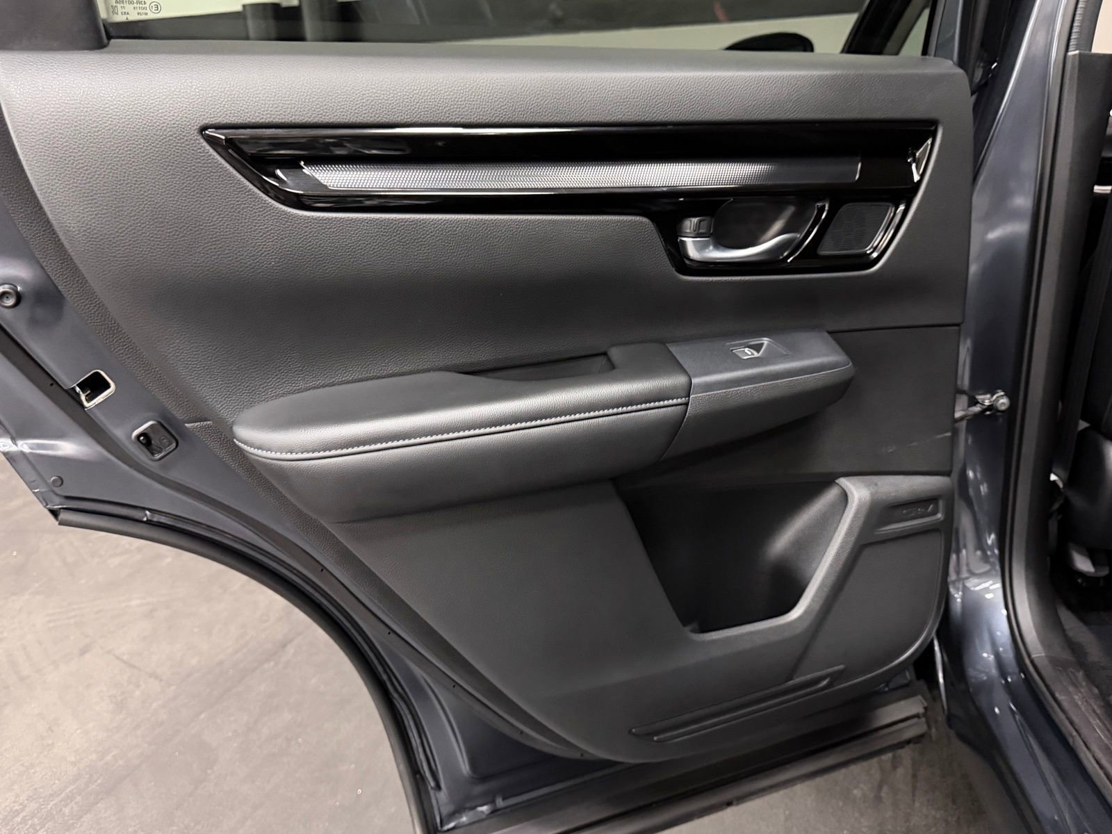 Used 2025 Honda CR-V EX-L image 40