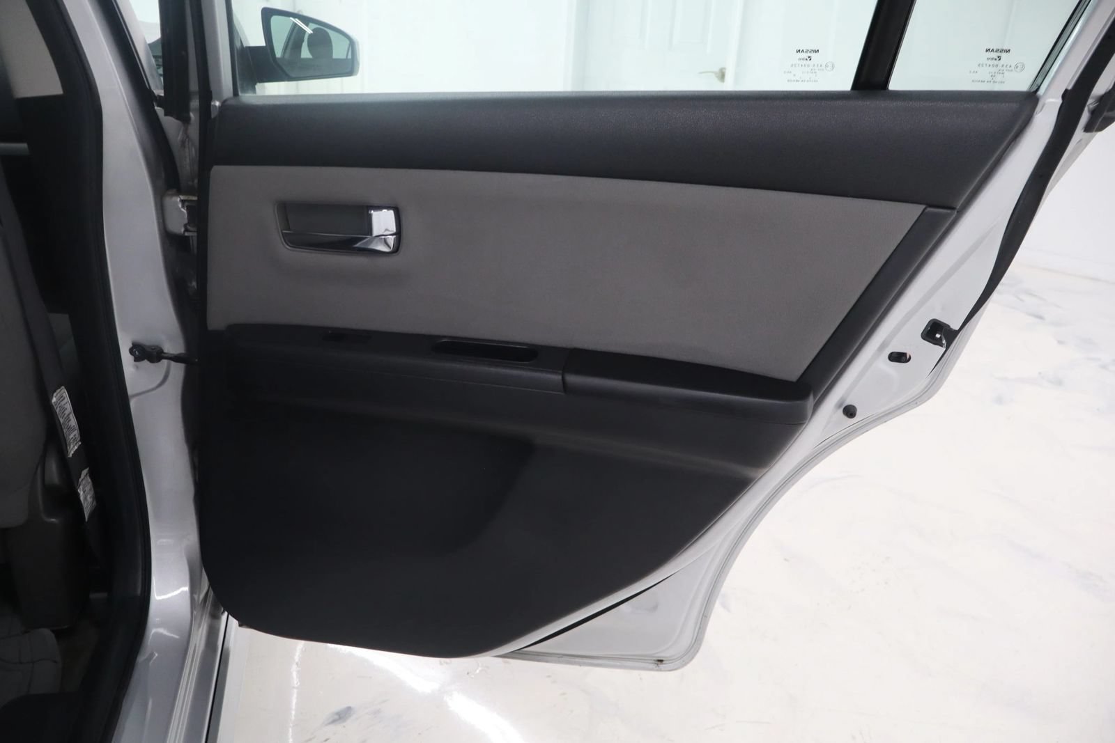 Used 2012 Nissan Sentra 2.0 SR w/ Special Edition Pkg FWD image 16