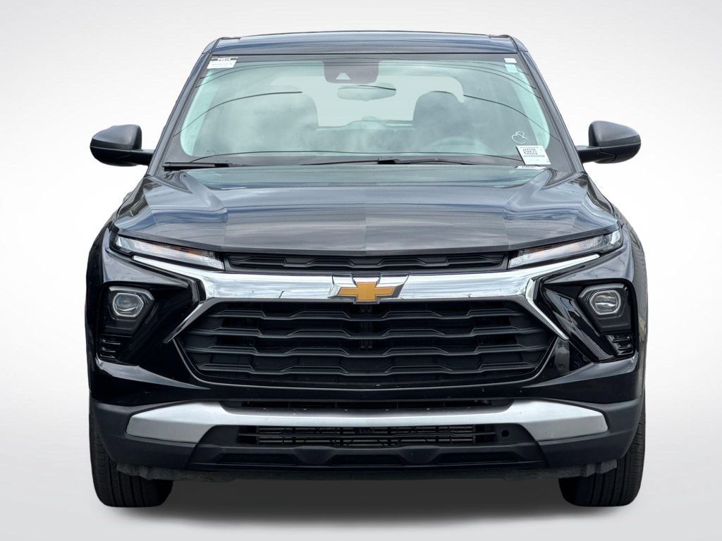 Used 2025 Chevrolet TrailBlazer LS AWD/4WD image 3