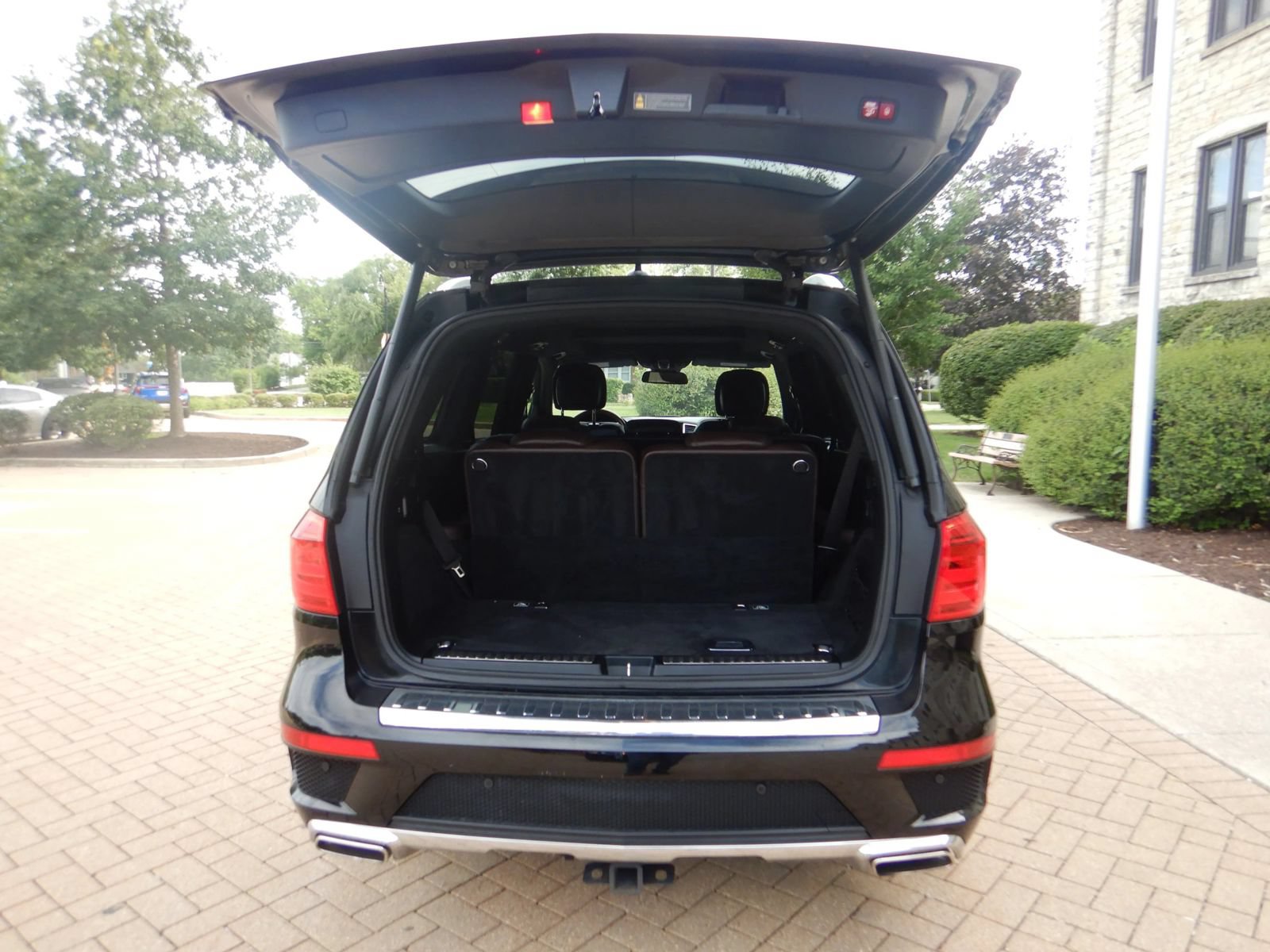 Used 2015 Mercedes-Benz GL 550 4MATIC image 29