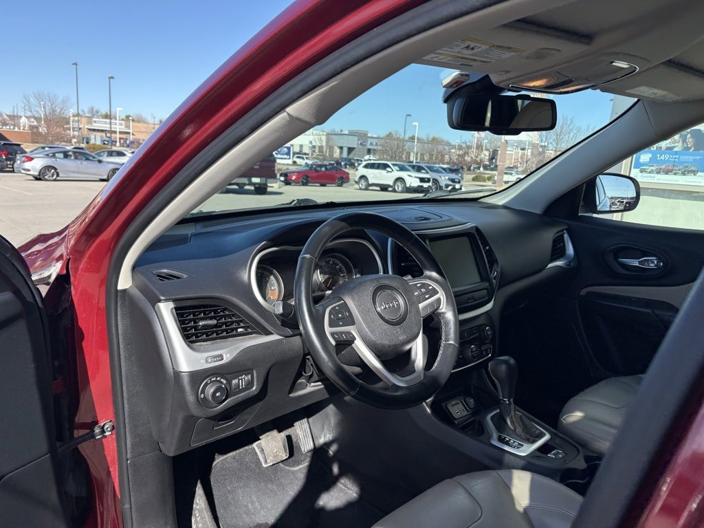 Used 2015 Jeep Cherokee Limited image 10