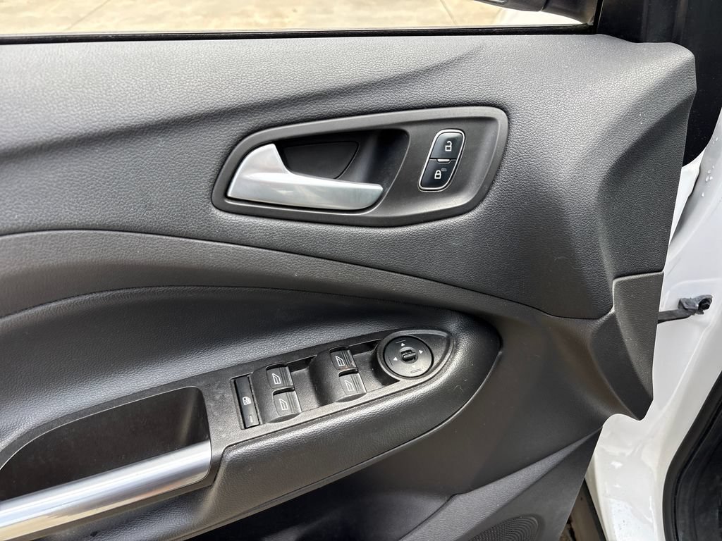Used 2017 Ford Escape SE w/ Equipment Group 201A AWD/4WD image 17