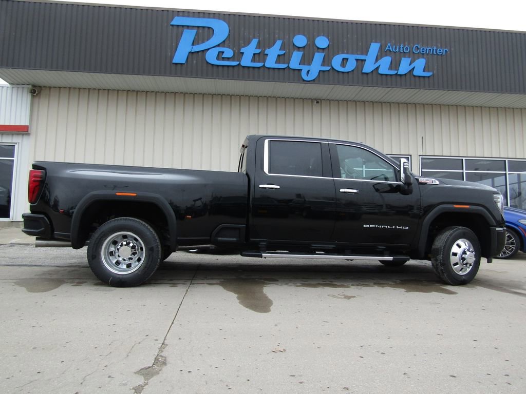 New 2026 GMC Sierra 3500 Denali w/ Denali Reserve Package AWD/4WD image 2