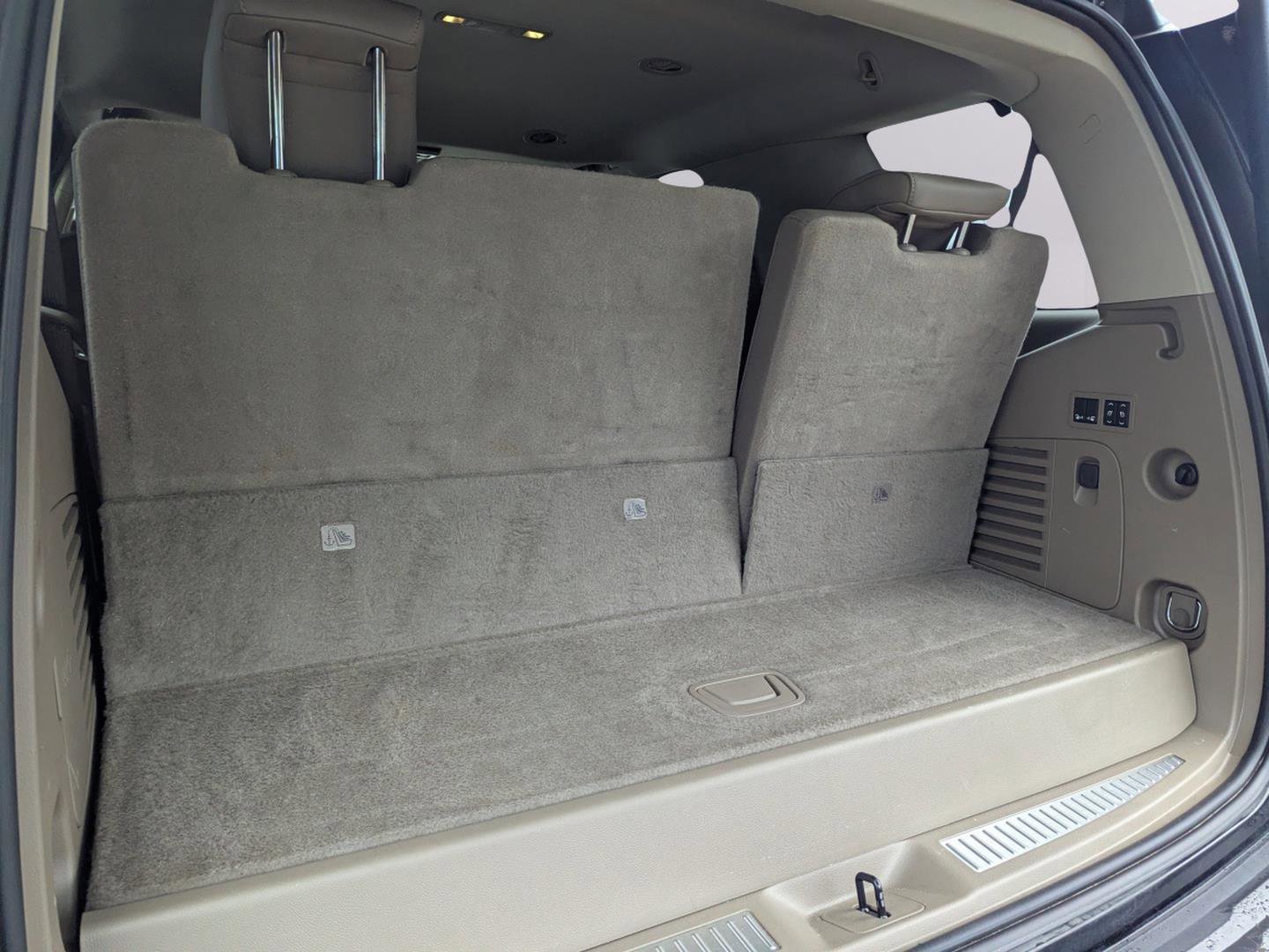 Used 2018 GMC Yukon SLT w/ Premium Edition image 13