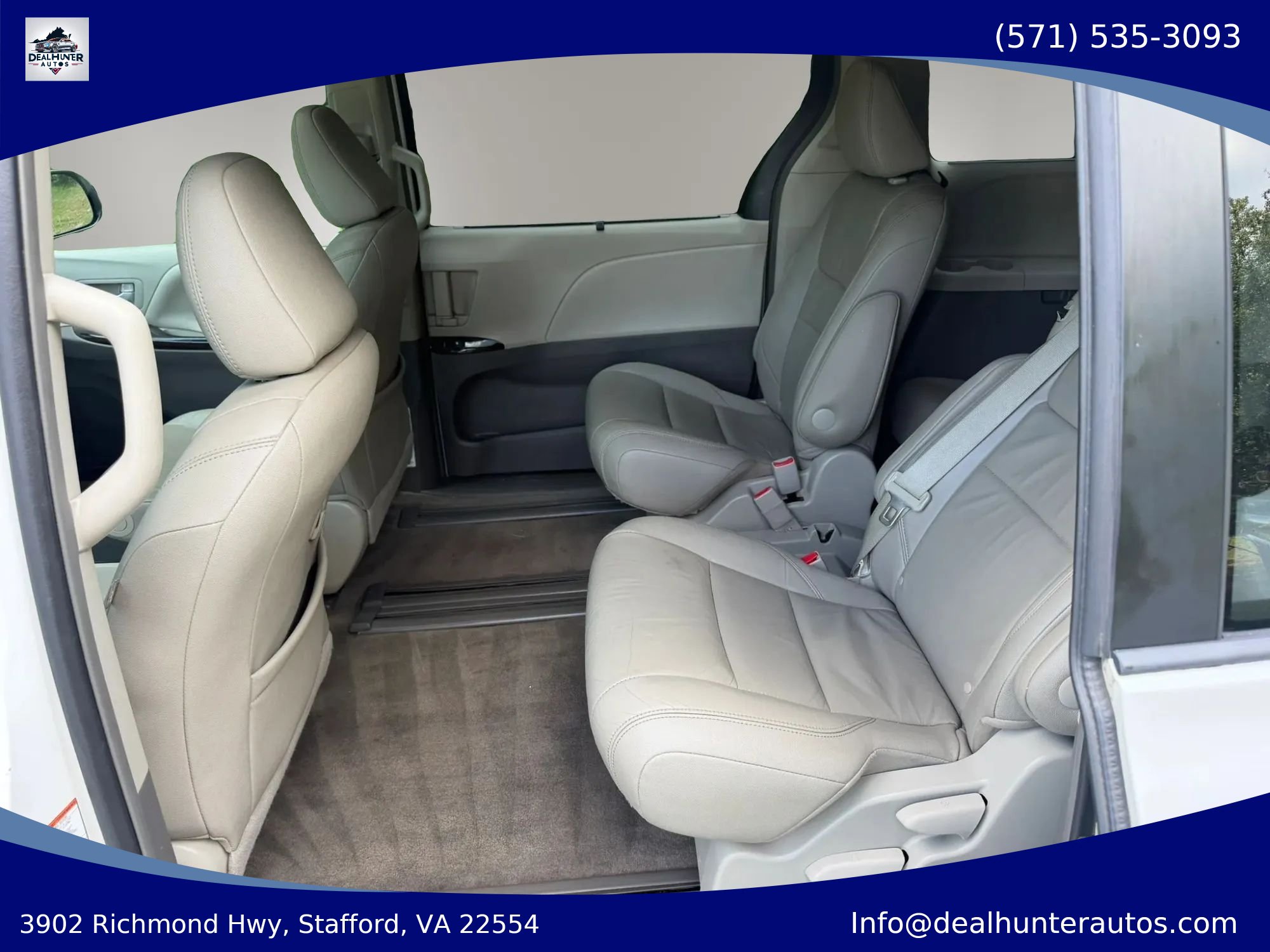 Used 2015 Toyota Sienna XLE w/ XLE Navigation Package FWD image 18