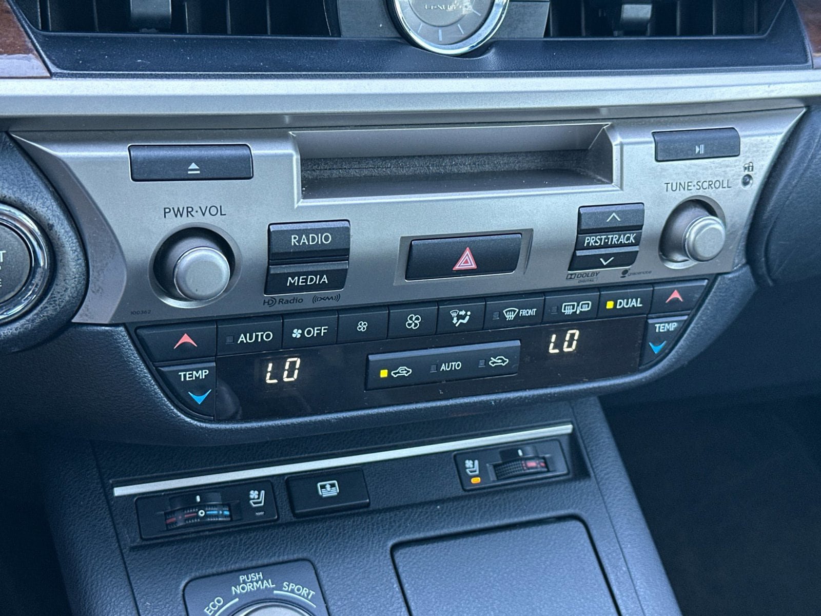 Used 2014 Lexus ES 350 w/ Luxury Package FWD image 19