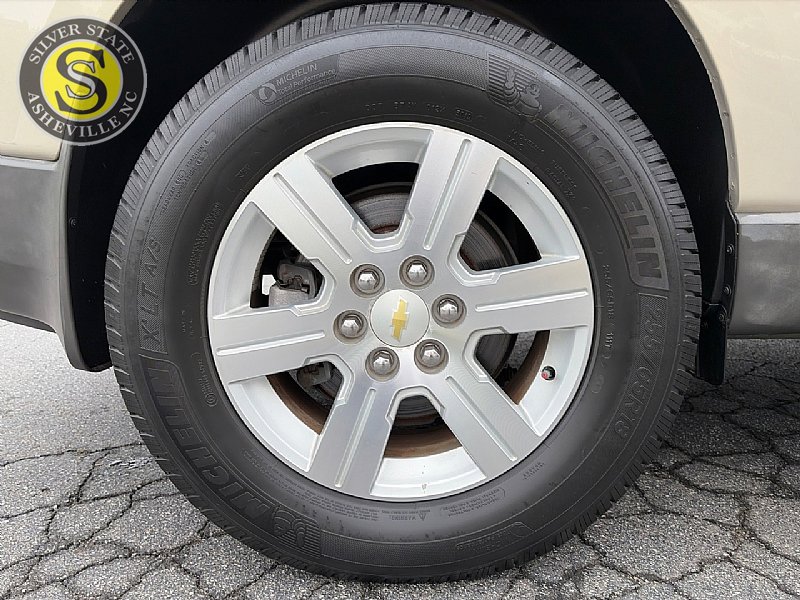 Used 2010 Chevrolet Traverse LT w/ Personal Connectivity Package FWD image 9