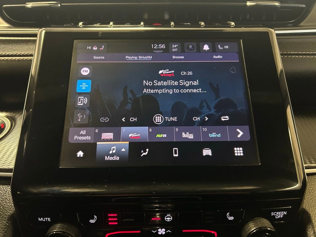 Used 2024 Jeep Grand Cherokee Altitude image 14