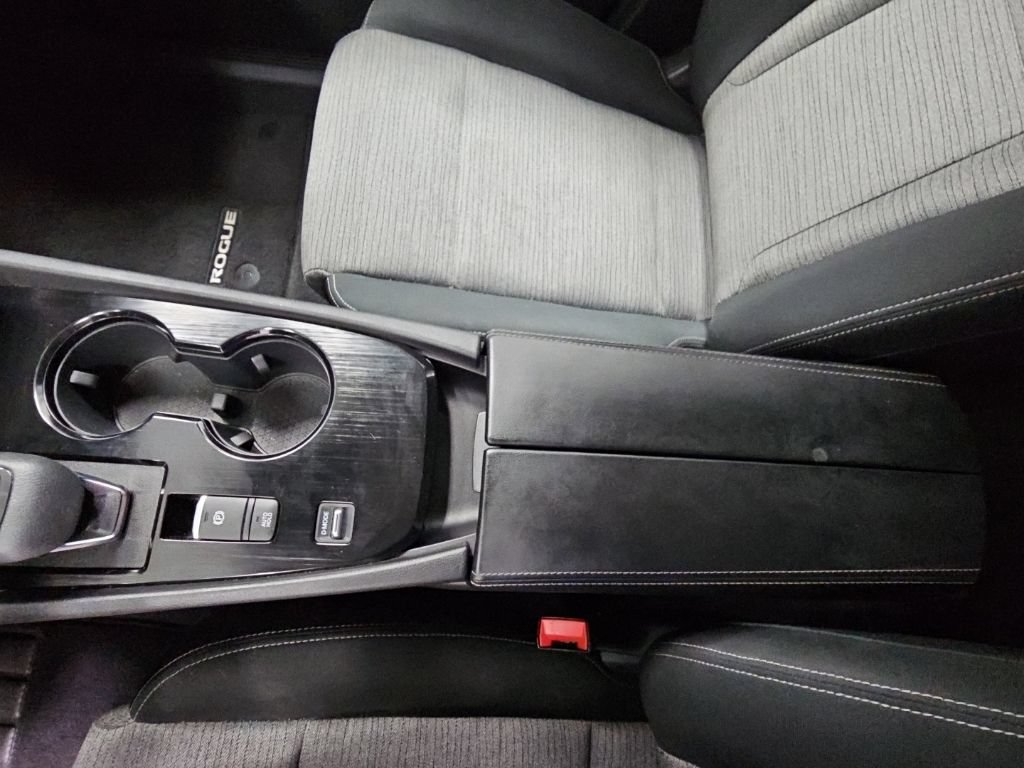 Used 2023 Nissan Rogue SV FWD image 21