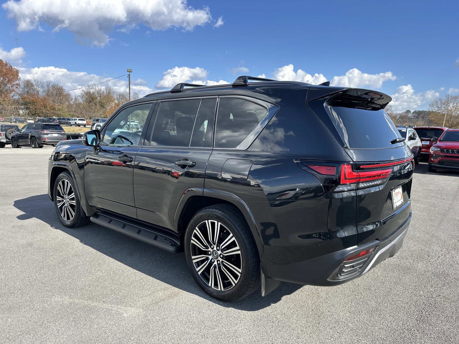 Used 2024 Lexus LX 600 4WD w/ Luxury Package image 7