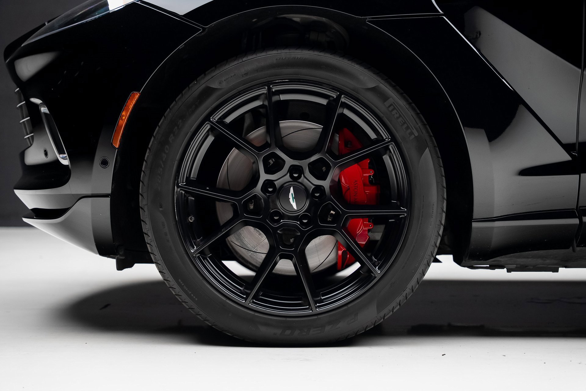 Used 2021 Aston Martin DBX image 19