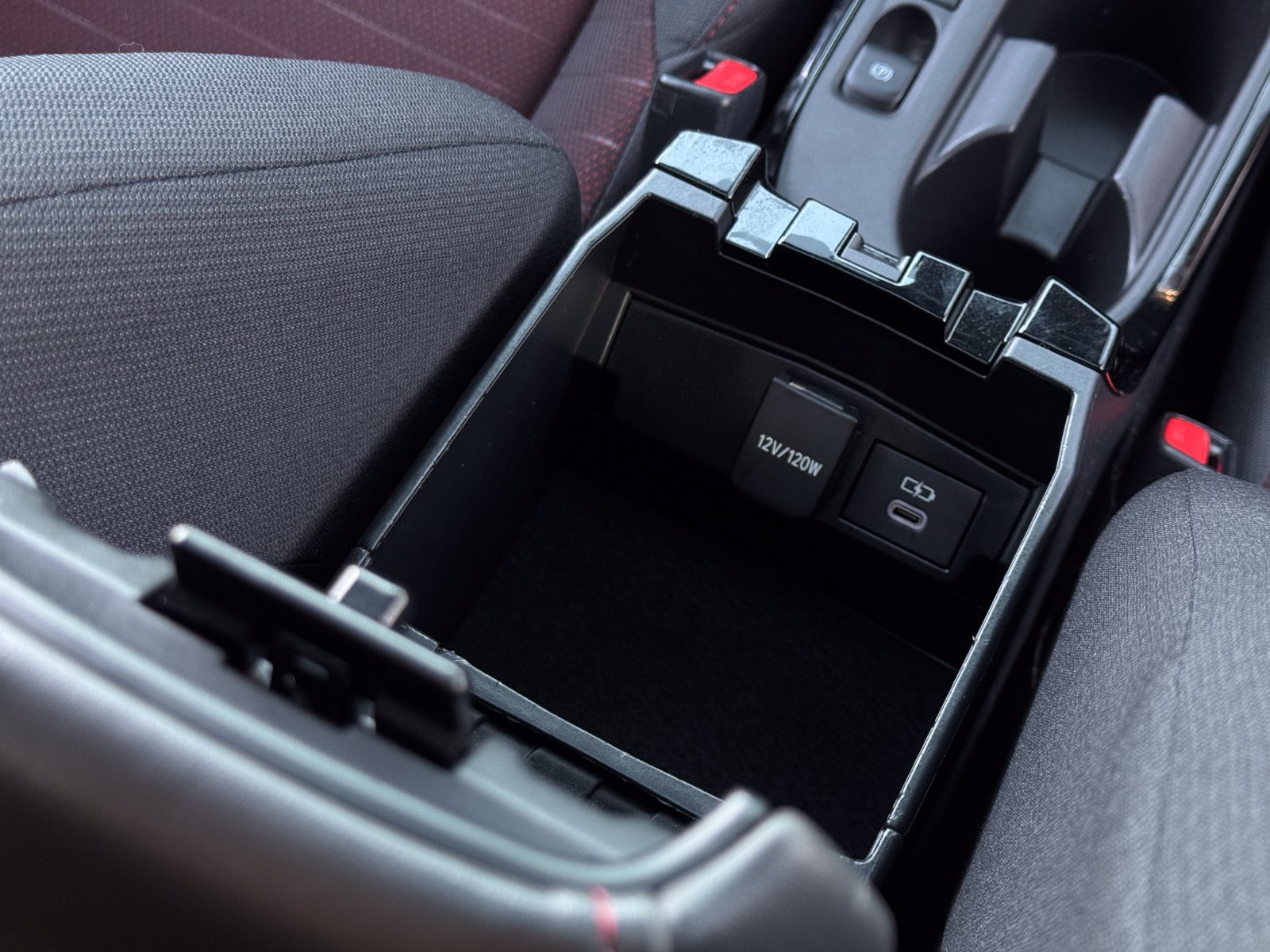 Used 2024 Toyota Corolla SE w/ SE Premium Package FWD image 21