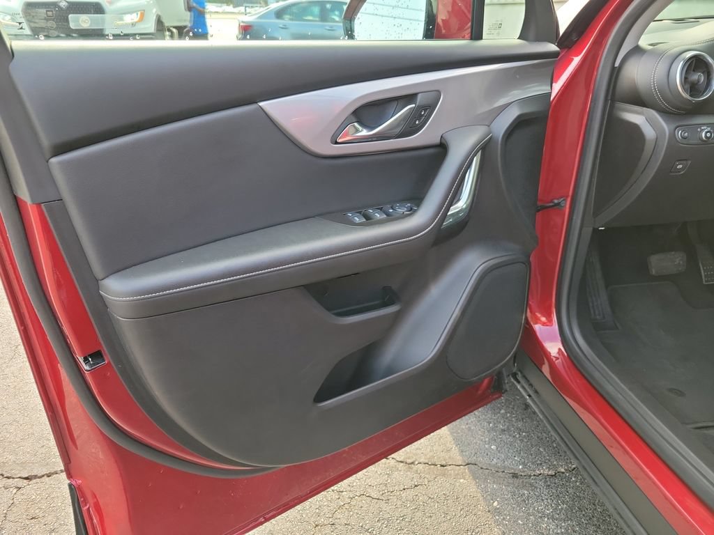 Used 2025 Chevrolet Blazer LT AWD/4WD image 21