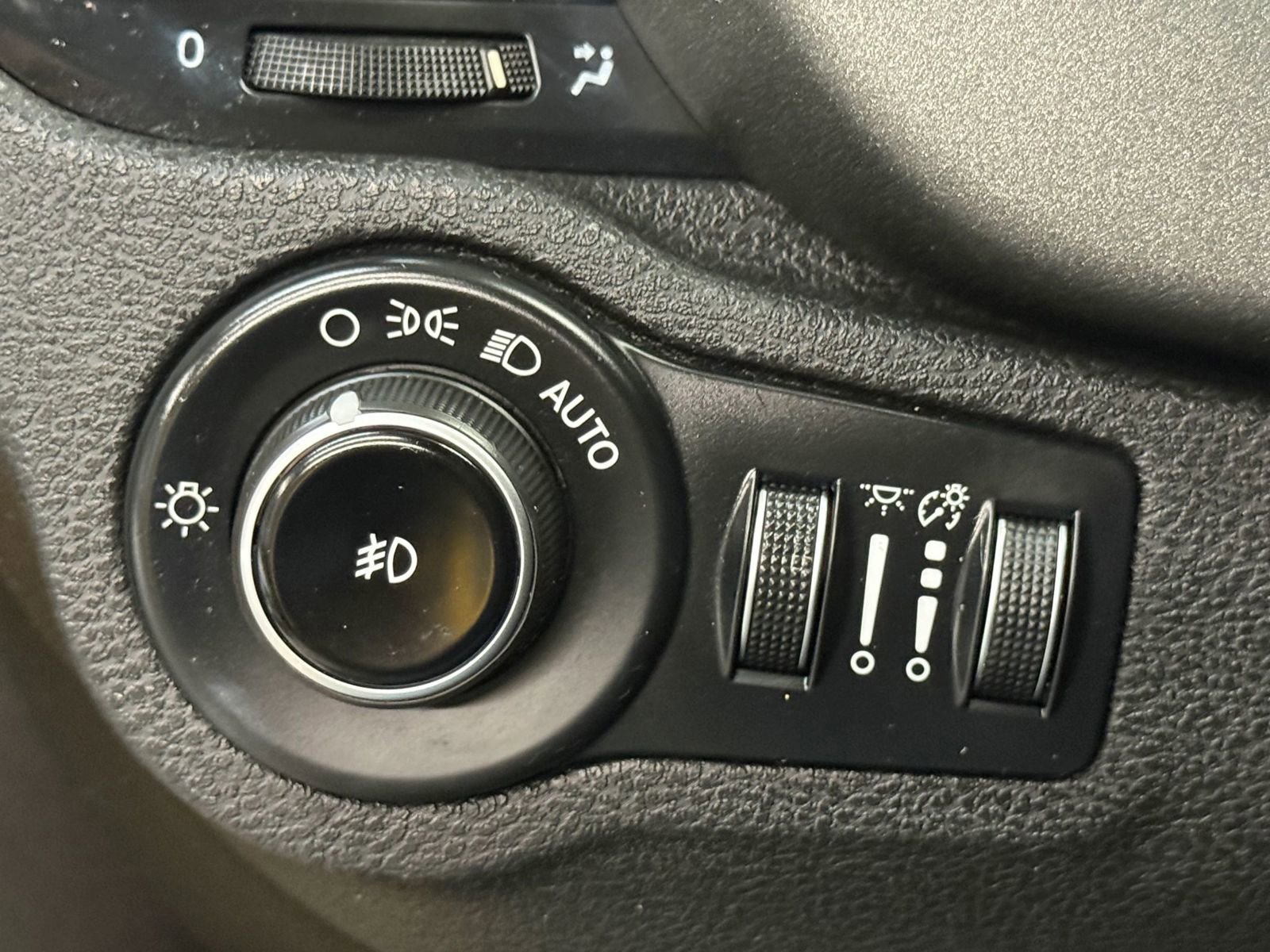 Used 2016 FIAT 500X Trekking image 26