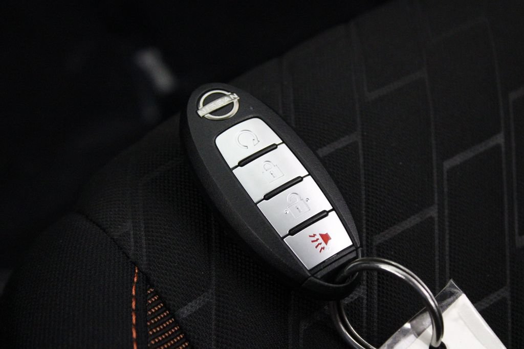 Certified 2022 Nissan Kicks SR FWD image 27
