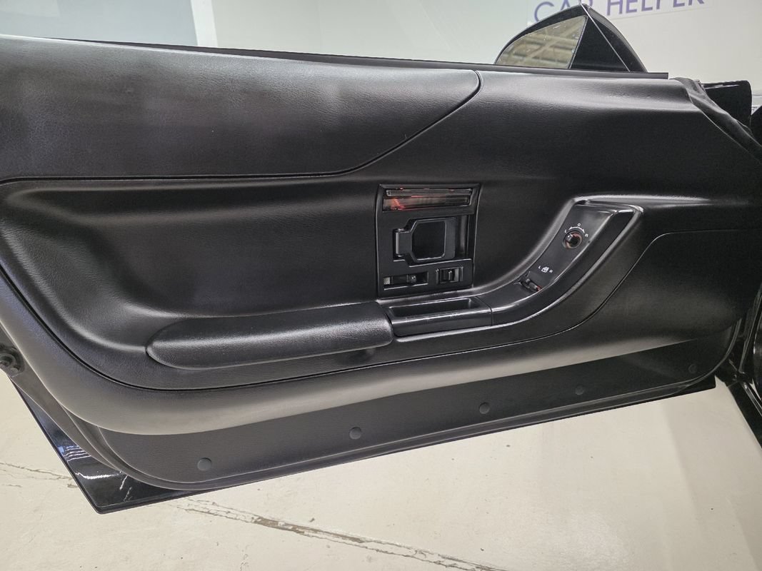 Used 1995 Chevrolet Corvette Coupe RWD image 21