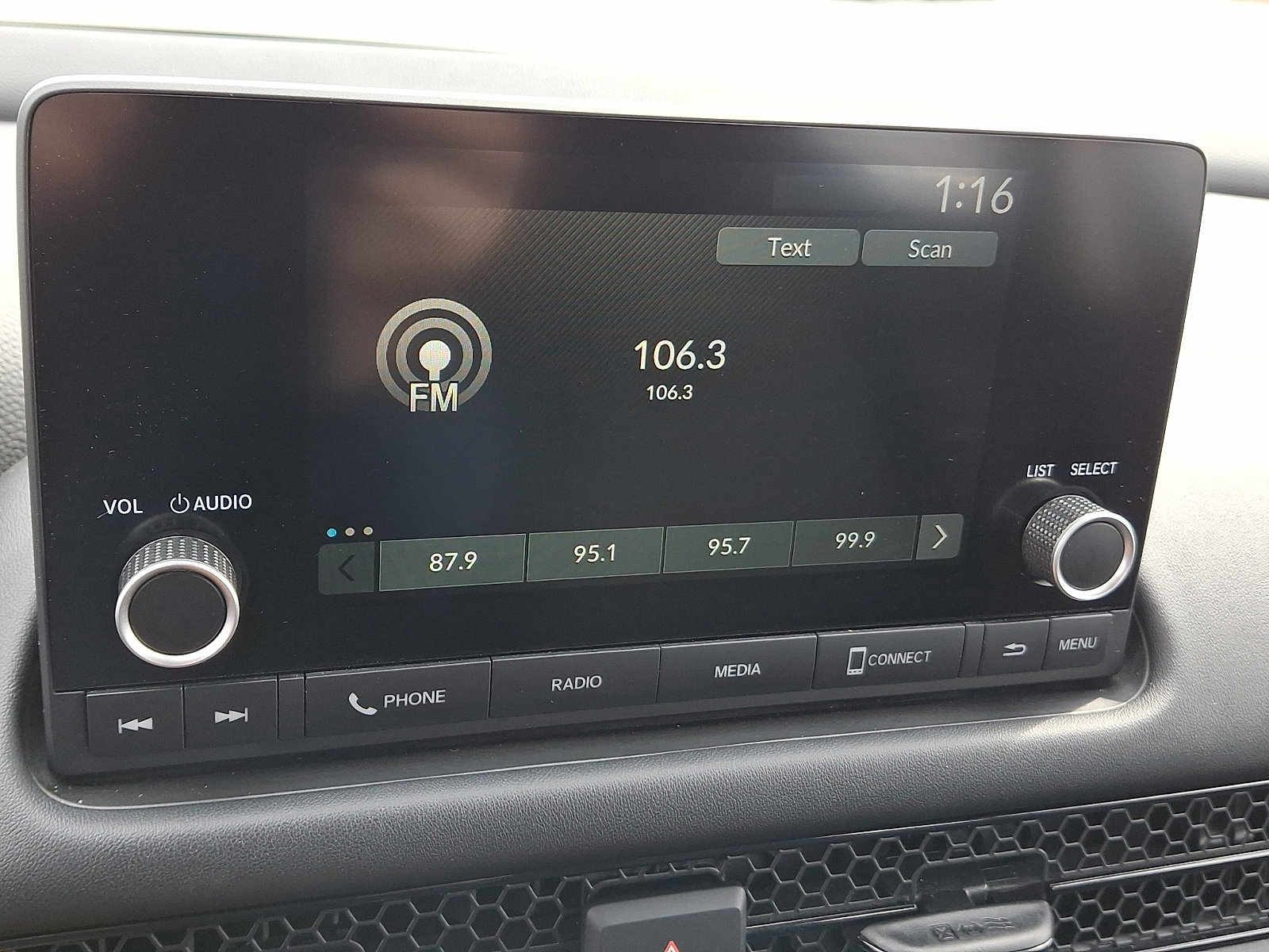 Used 2023 Honda HR-V LX image 17