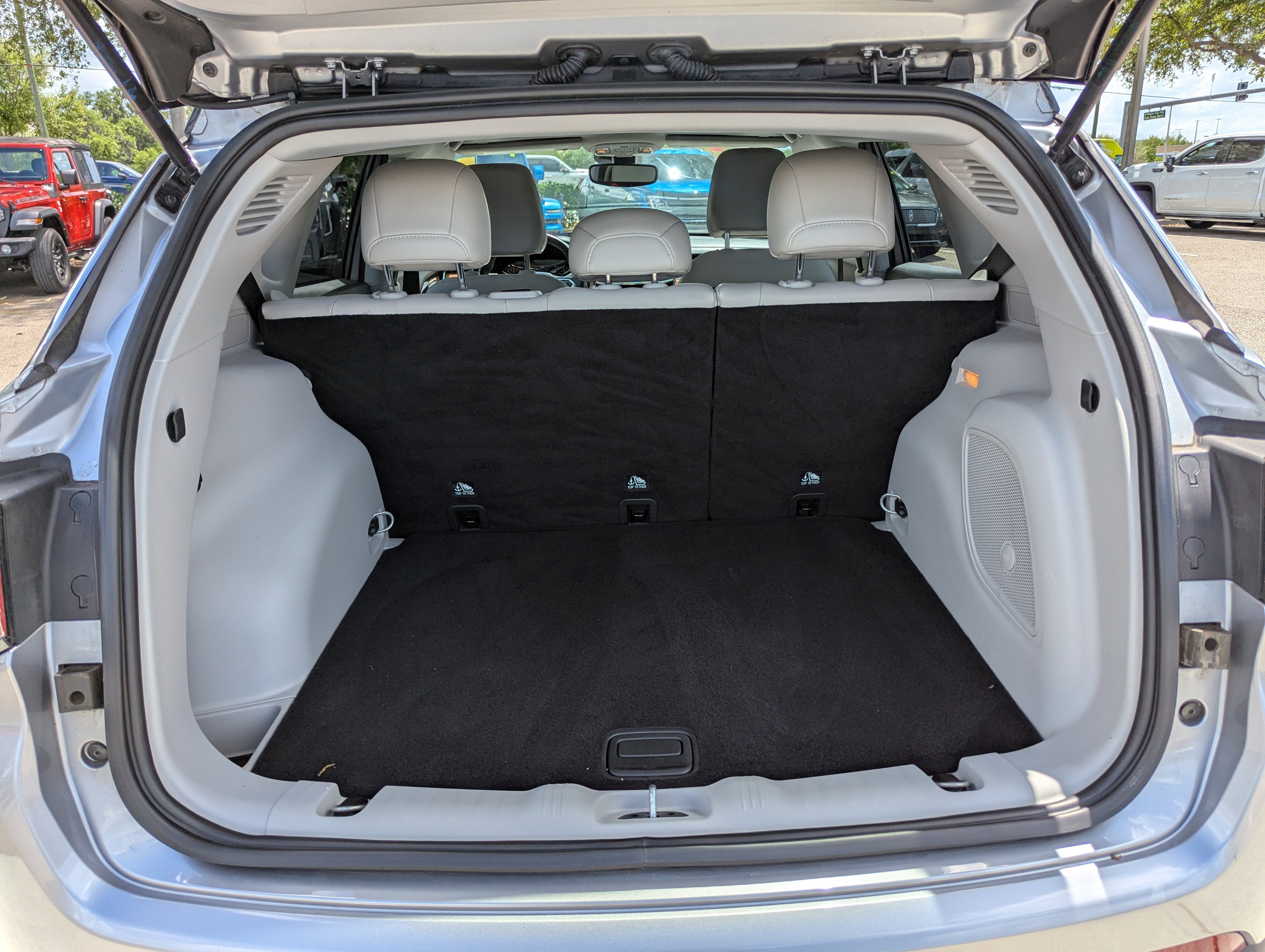 Used 2022 Jeep Compass Limited w/ Sun and Sound Group image 10