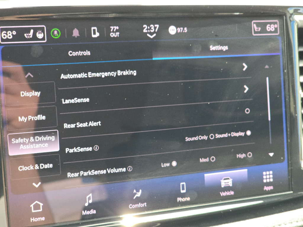 Used 2023 Chrysler Pacifica Touring-L AWD/4WD image 29